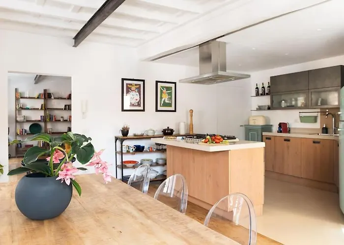 Idyllia - Cozy Retreat In Trastevere Apartment *